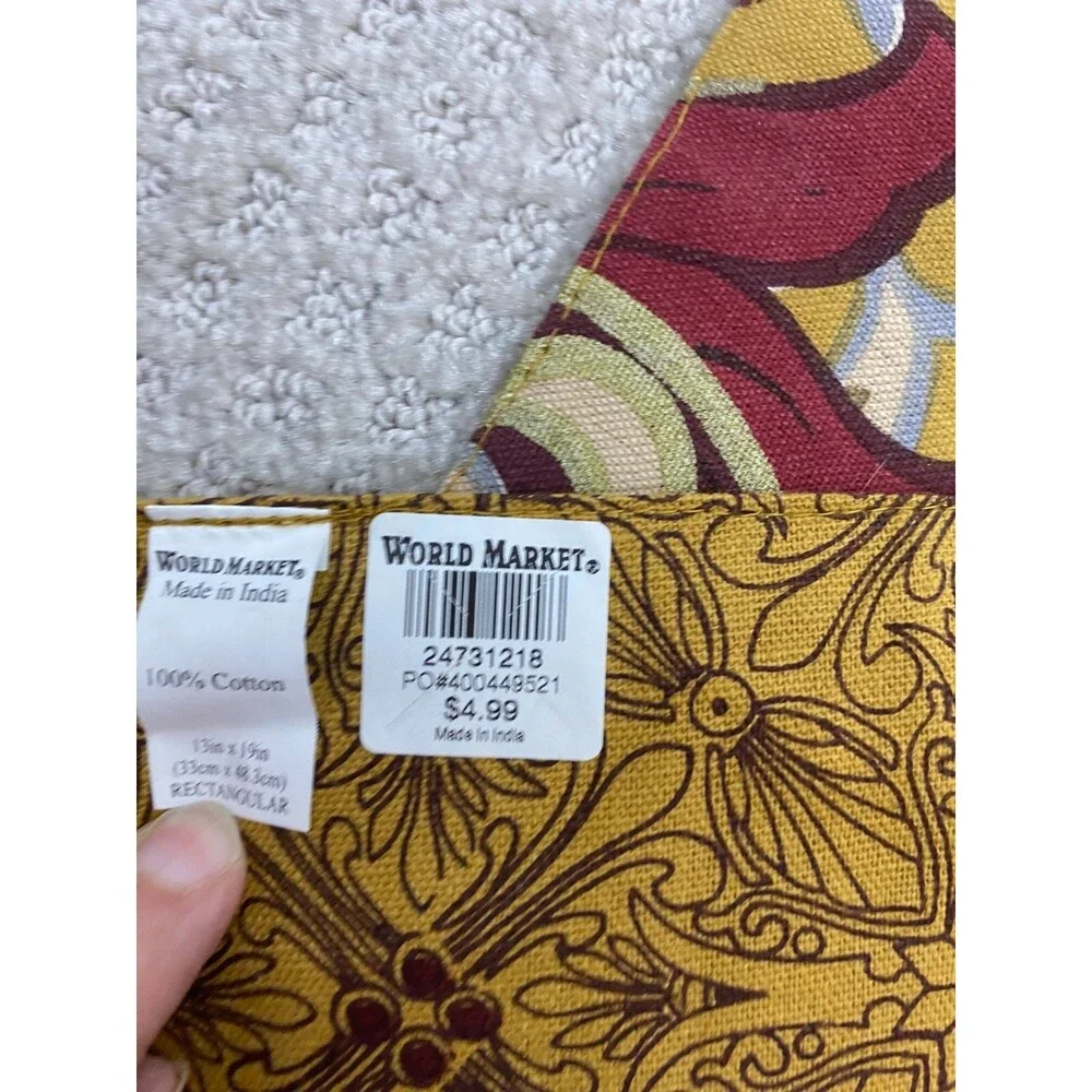 World Market Set of 4 Floral NWT Placemats Green and Maroon 13 x 19 Cotton